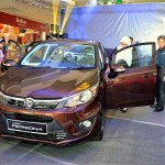 L-R: Puan Rafedah binti Abdul Aziz, Deputy High Commissioner of the Malaysian High Commission in Brunei Darussalam, Dato’ Ahmad Fuaad Kenali, CEO of PROTON & En. Hambali Pehin Orang Kaya Shahbandar Dato Seri Paduka Hj Mohd Salleh, Director of PAD viewing the all-new Persona