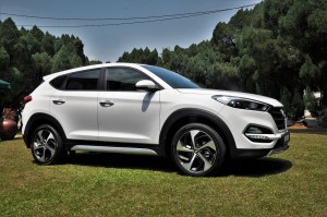 Hyundai Tucson 2.0L CRDi Turbo Diesel, Side View, Malaysia 2017