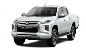 Mitsubishi Triton (Front Quarter)_2019_Malaysia