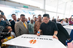 YB Darell Leiking at the official launch of Shirba PROTON 3S Centre in Kota Kinabalu