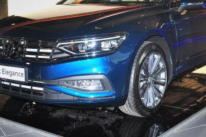 Volkswagen Passat Elegance_LED Headlight_Fog Light_Alloy Wheel