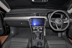 Volkswagen Passat Elegance_Interior_Dashboard