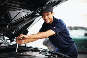 Auto Bavaria i-Service_BMW_Technician_Car Servicing