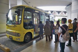 Hino Poncho_Johor_Causeway Link Bus