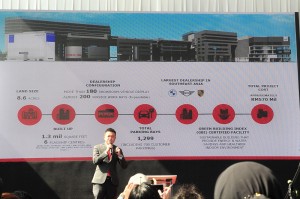 Jeffrey Gan, Managing Director for Retail & Distribution - Malaysia of Sime Darby Motors, explaining the facilities