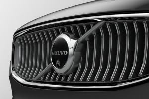 Volvo_Front Grille_Iron Mark_Front Camera