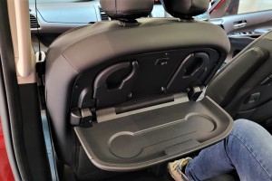 Nissan Serena_2nd Row Seat_Tray_Cup Holders