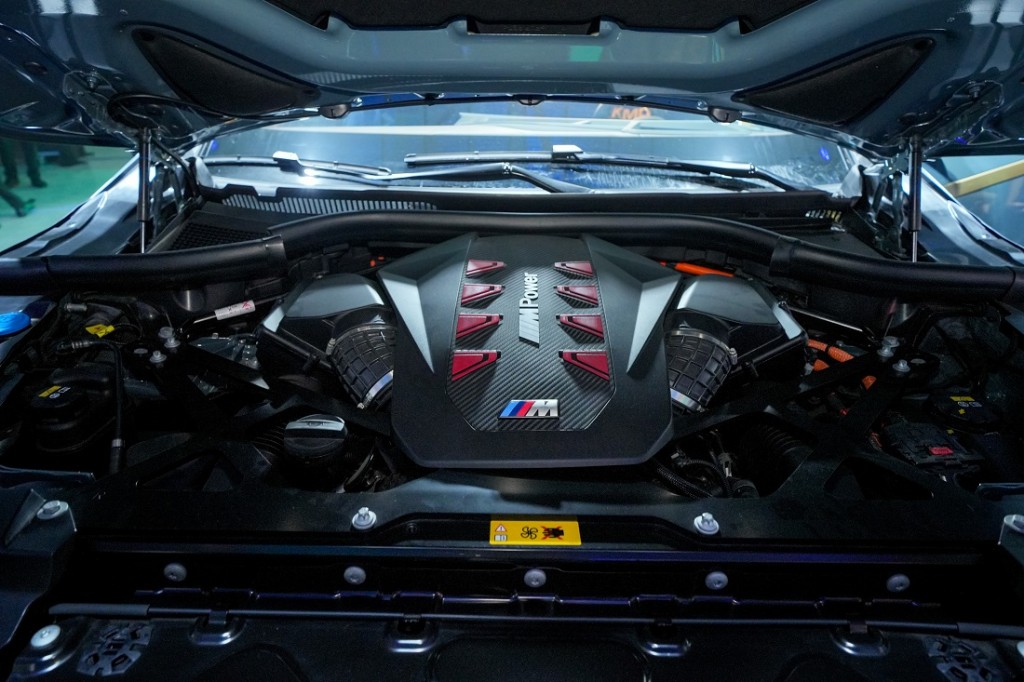 BMW XM_4.4L V8 TwinPower Turbo Engine