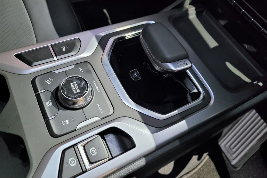 Proton X90_Gear Lever_Drive Mode Controller_Centre Console