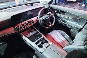 Jaecoo J8_2WD_Cockpit_Infotainment_Steering