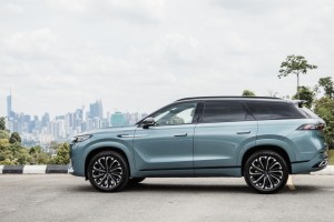Jaecoo J8 AWD_6 seater_Side_Wheels