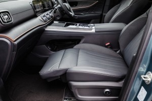 Jaecoo J8 AWD_6 seater_Queen's Seat_Ottoman