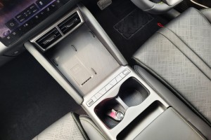 BYD Atto 2_Centre Console_Wireless Charger_Cup Holders