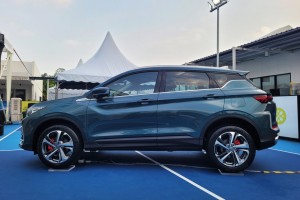Proton X50_2025_Side_Wheels