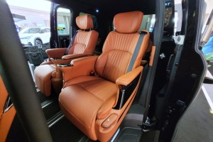 GAC M8_PHEV_2nd Row_Captain Seats