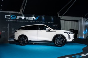 Omoda C9_PHEV_Side_Wheels
