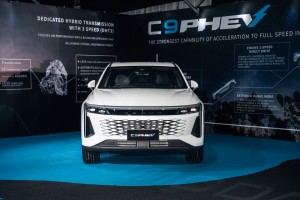 Omoda C9 PHEV_Grille_Headlights