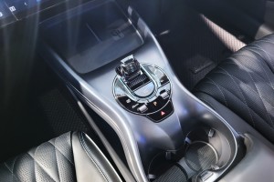 BYD Seal_Centre Console_Gear Selector_Cup Holders