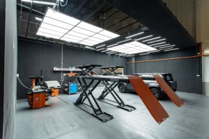 iCAUR_Service Centre_Hoist