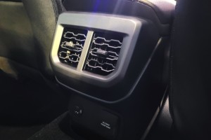 Ford_Ranger Wildtrak_Rear Air Vents_USB_12V_Port
