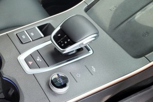 Chery O5_Gear Shifter_Drive Mode_AVM Button